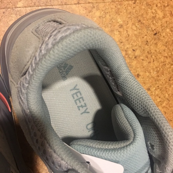 Yeezy Boost 700 - Picture 6 of 8